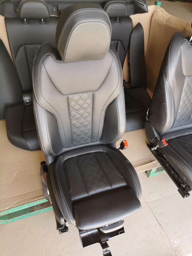 BMW 3 serija salono detalės