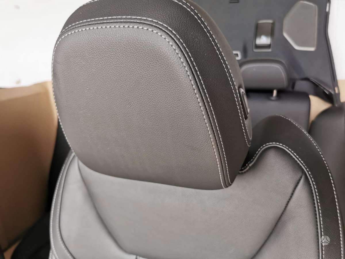 BMW 3 serija salono detalės