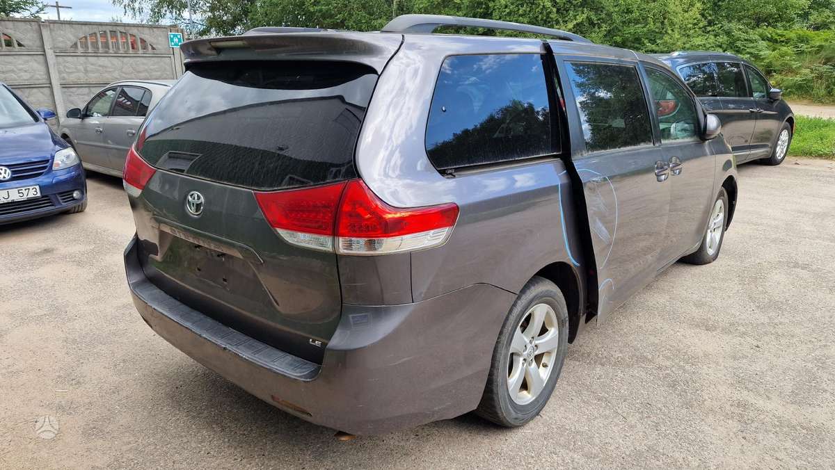 Toyota Sienna Dalimis