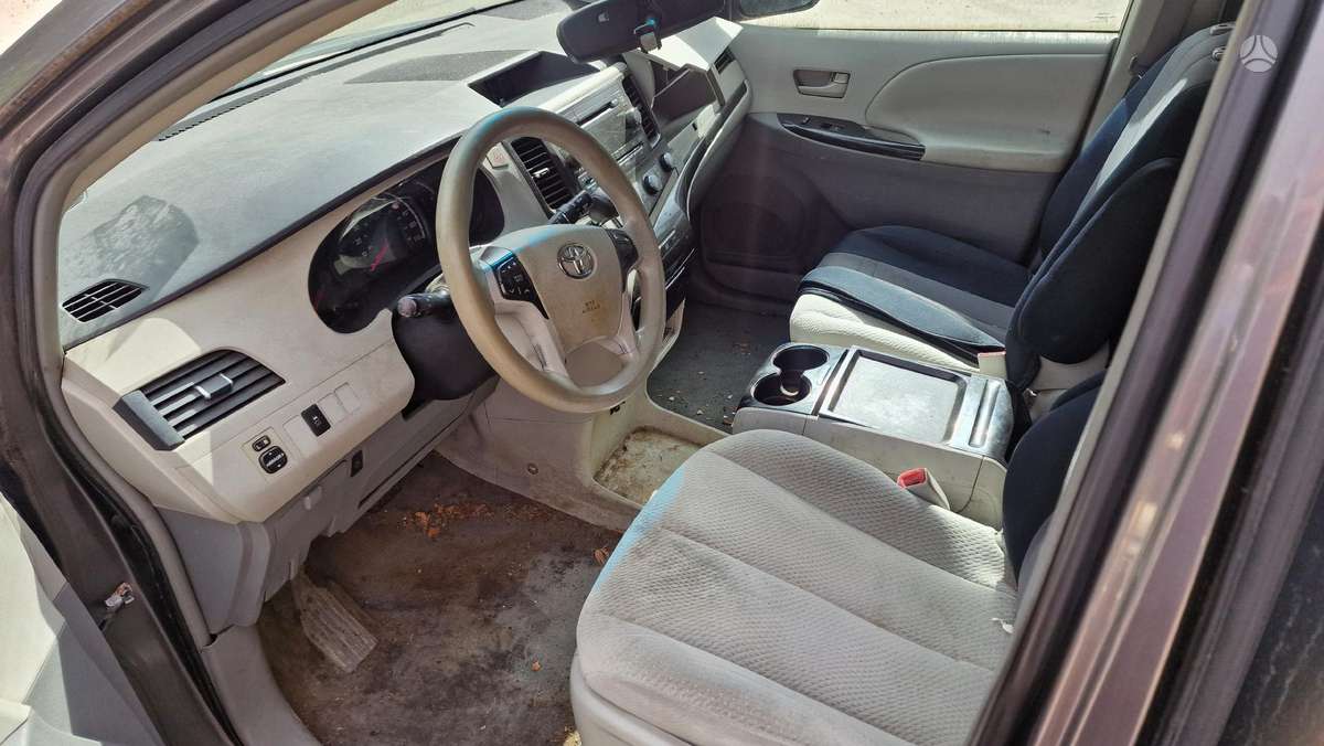 Toyota Sienna Dalimis