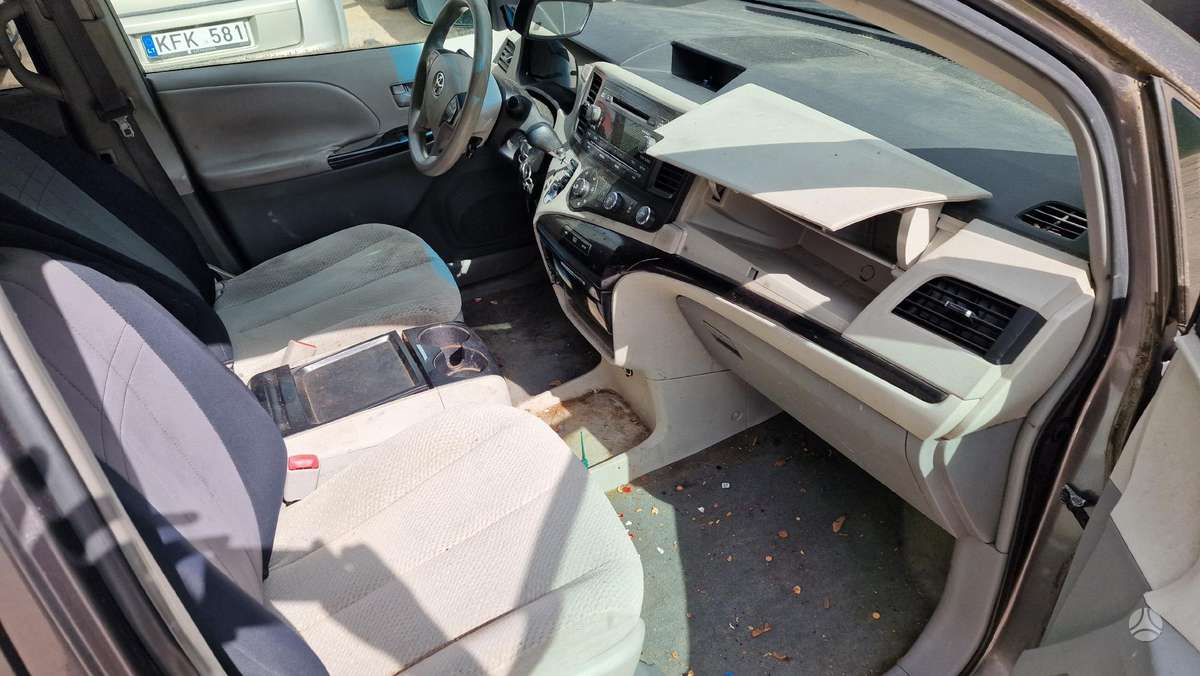 Toyota Sienna Dalimis