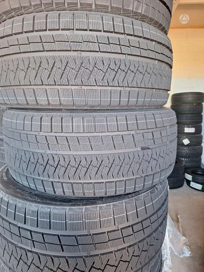Triangle, winter 245/40 R20