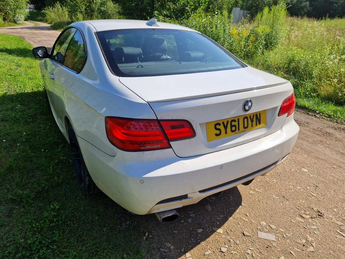 BMW 320 Dalimis