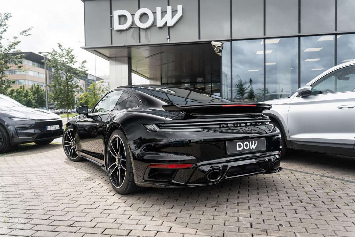 Porsche 911 - 9