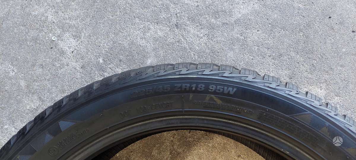 Kumho, winter 225/45 R18