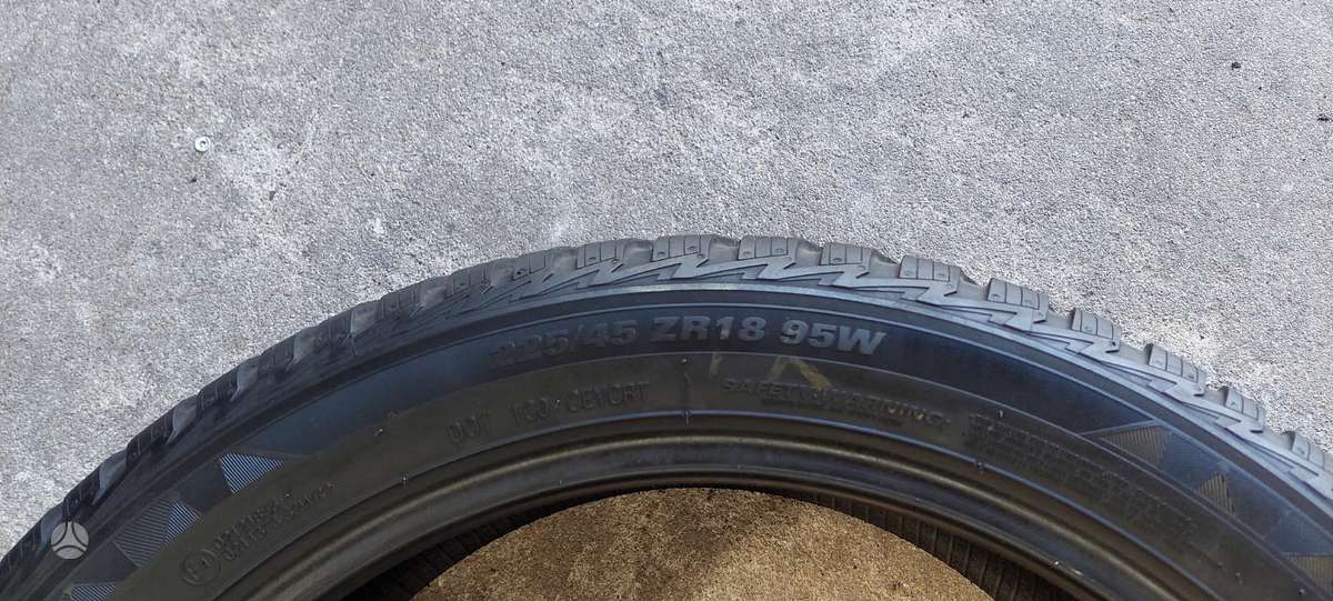 Kumho, зимние 225/45 R18