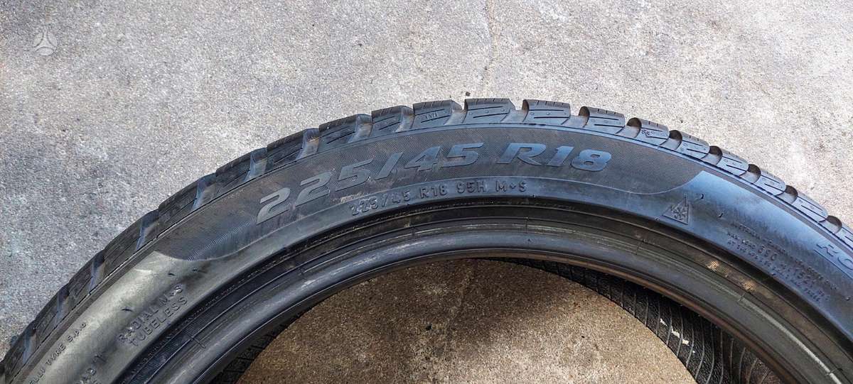 Pirelli, žieminės 225/45 R18