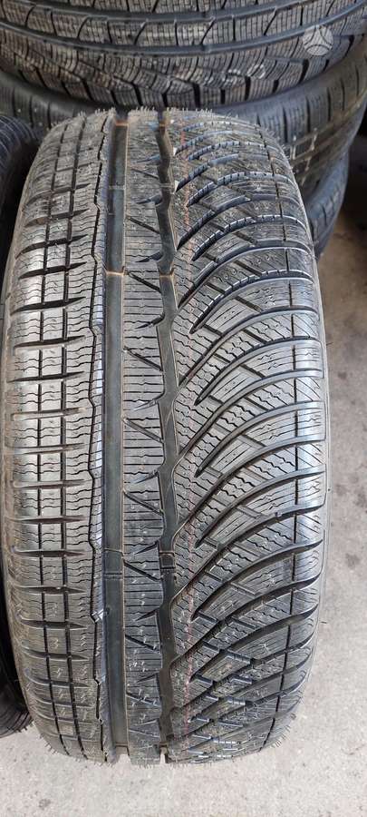 Michelin, зимние 215/45 R18