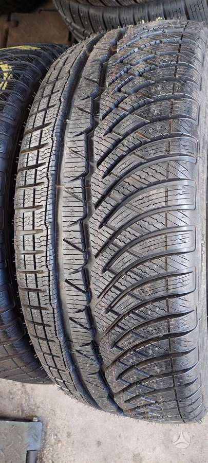 Michelin, зимние 215/45 R18