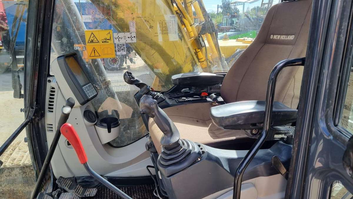New Holland E 265 C Rototilt, ekskavatori