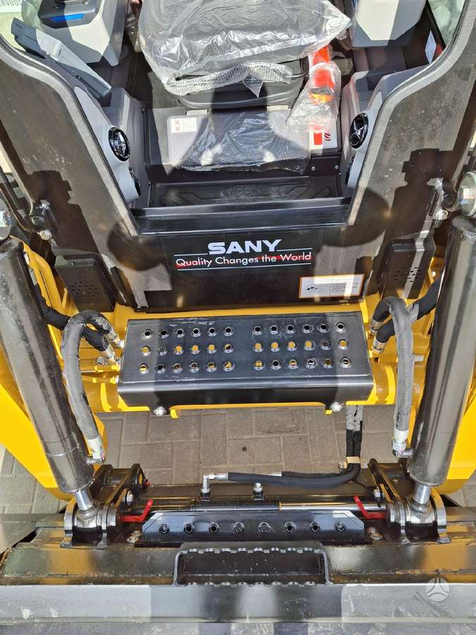 SANY ST230V, мини-погрузчики