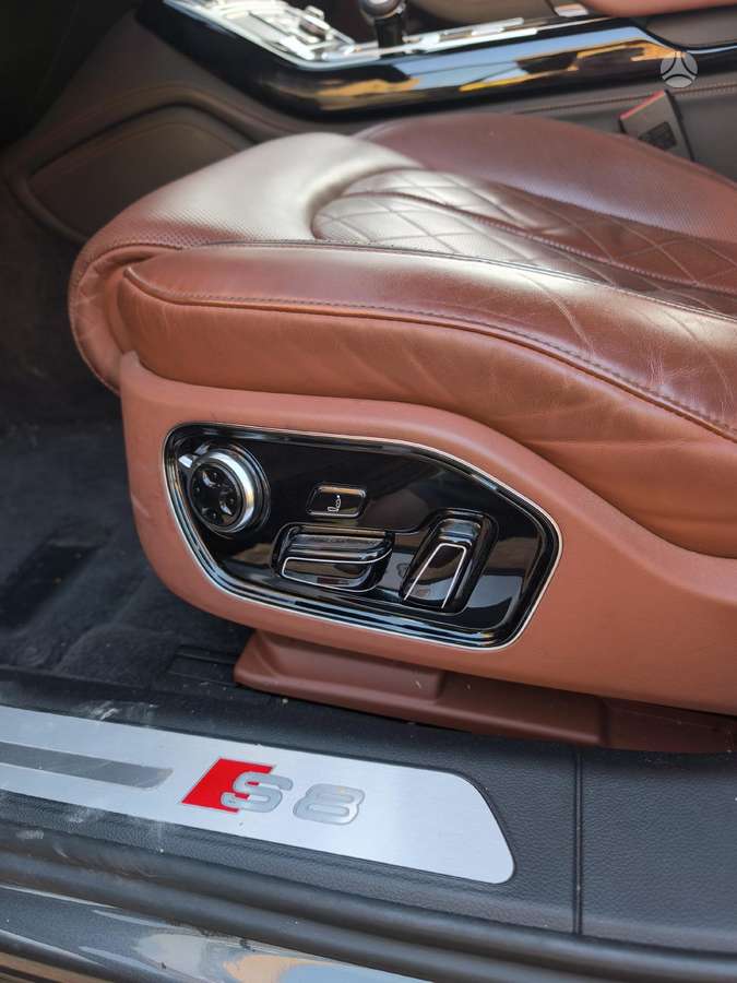 Audi S8