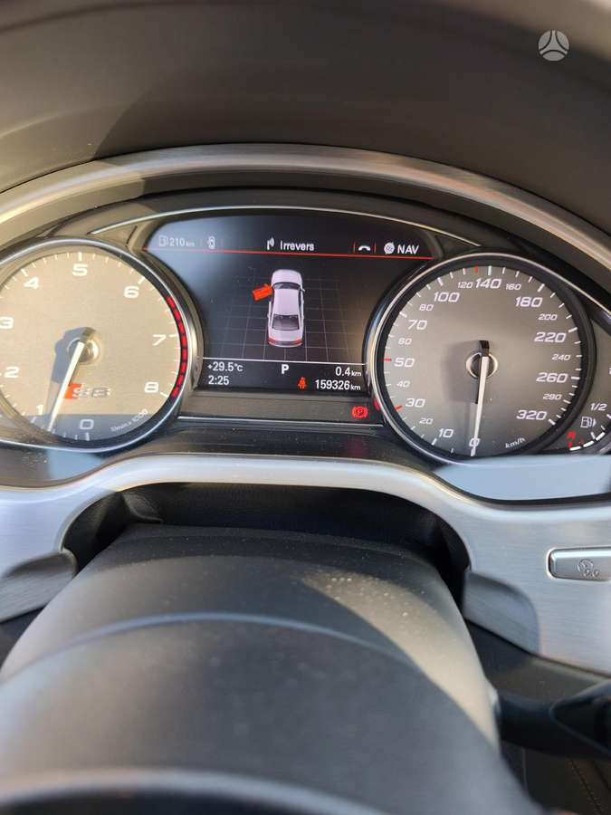 Audi S8