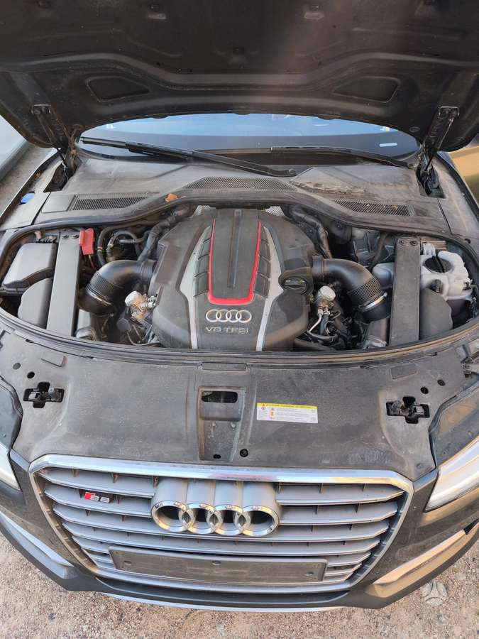 Audi S8