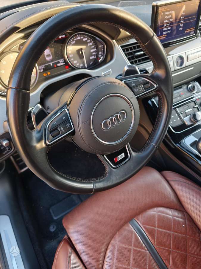 Audi S8