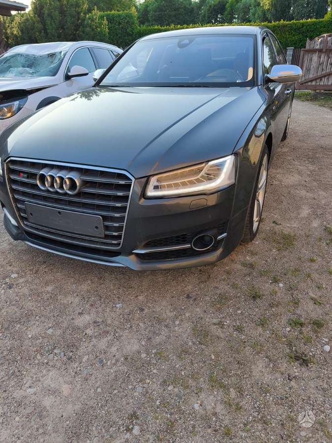 Audi A8