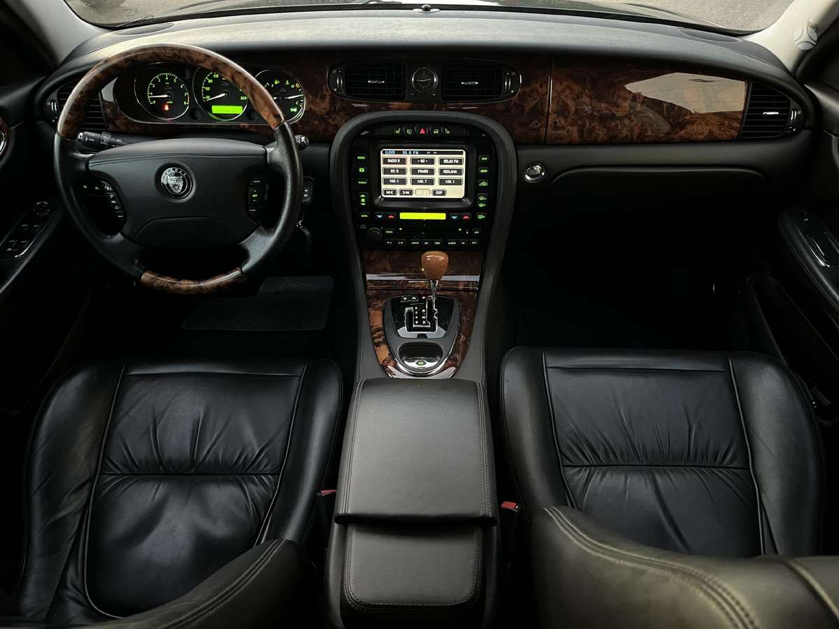 Jaguar XJ, 4.2 l., Седан