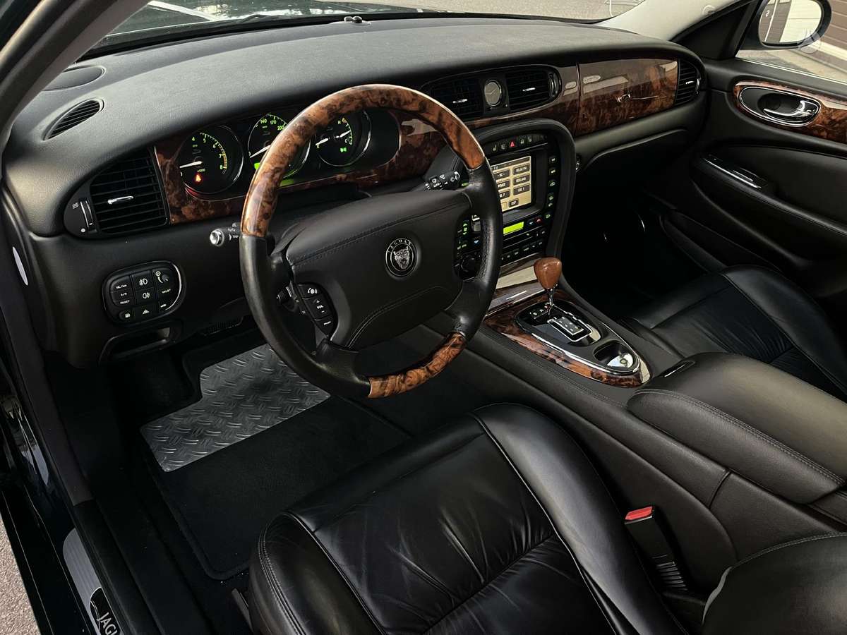 Jaguar XJ, 4.2 l., Седан