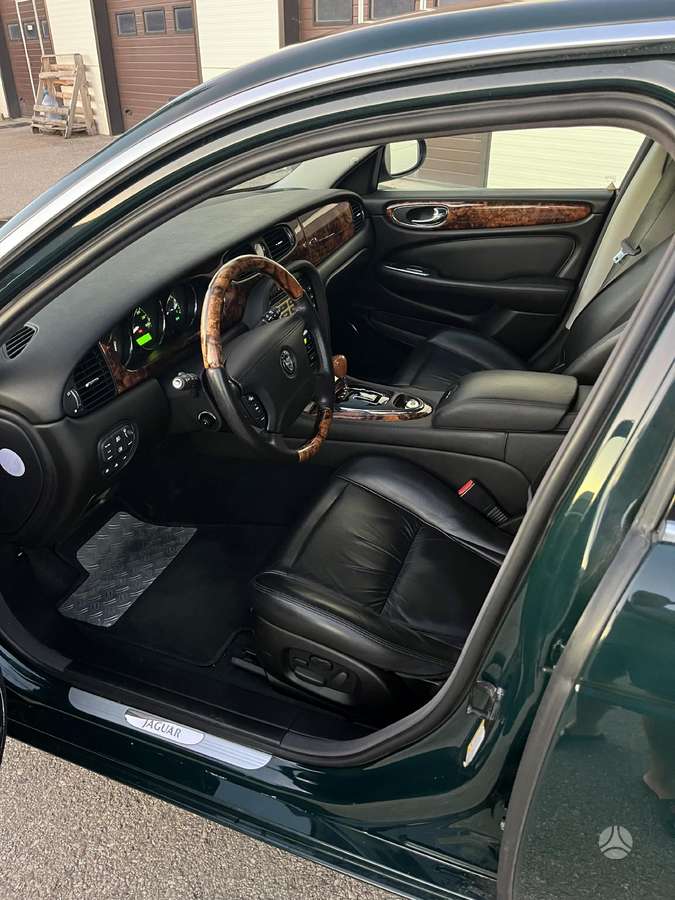 Jaguar XJ, 4.2 l., Седан