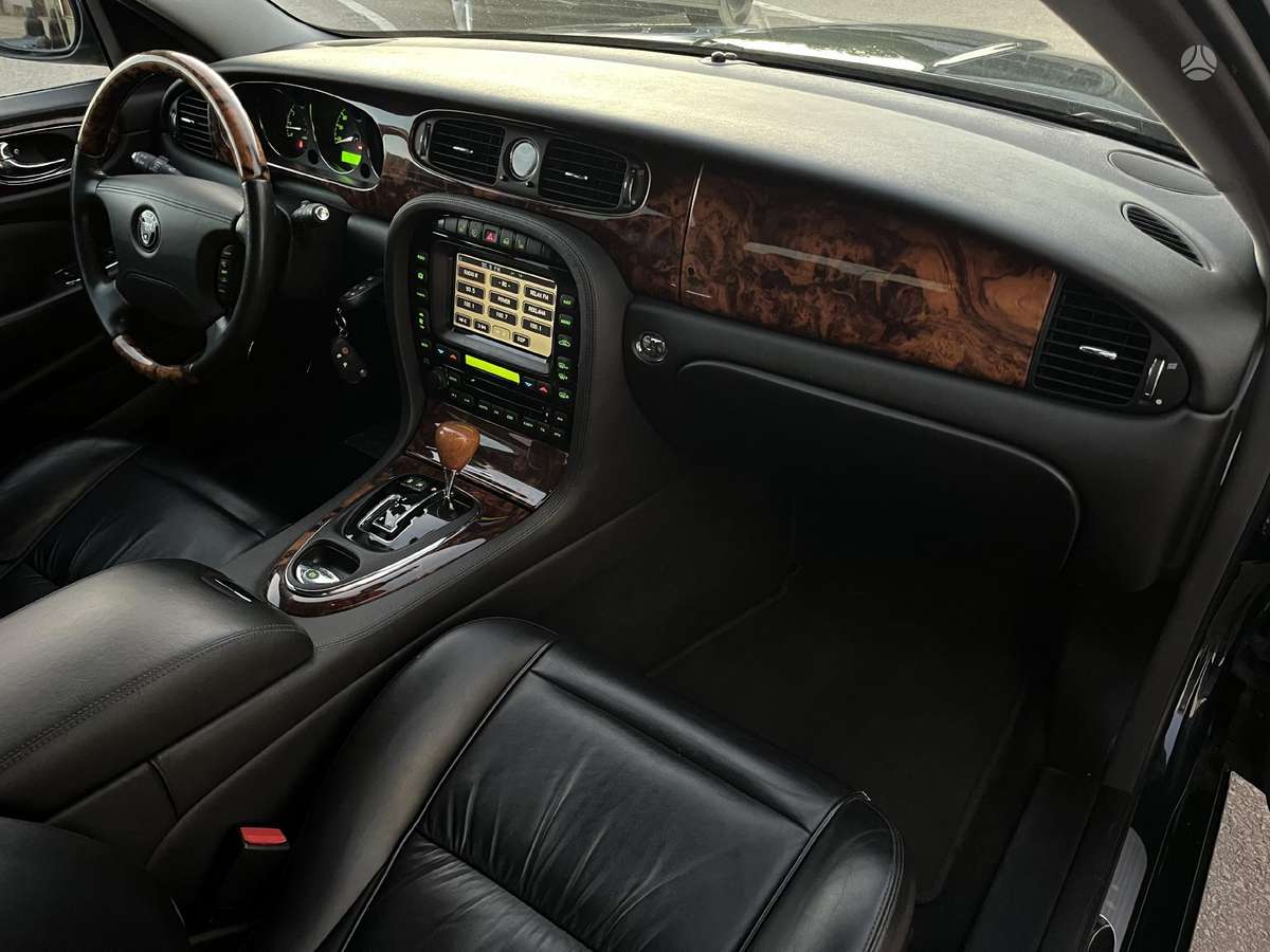 Jaguar XJ, 4.2 l., Седан
