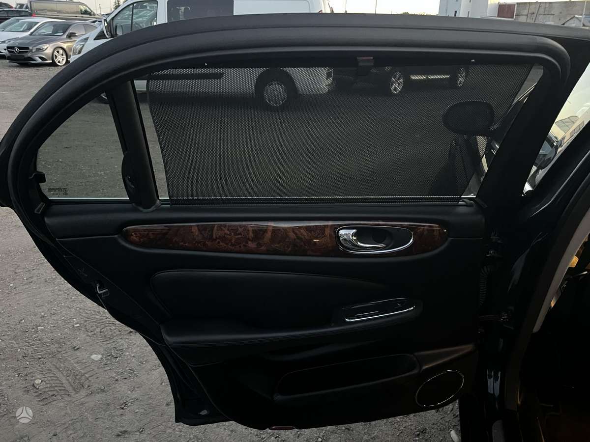 Jaguar XJ, 4.2 l., Седан
