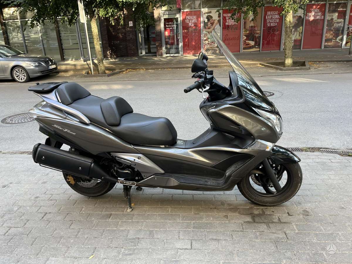 Honda Silverwing 582cc, scooters / mopeds