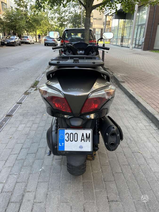 Honda Silverwing 582cc, scooters / mopeds