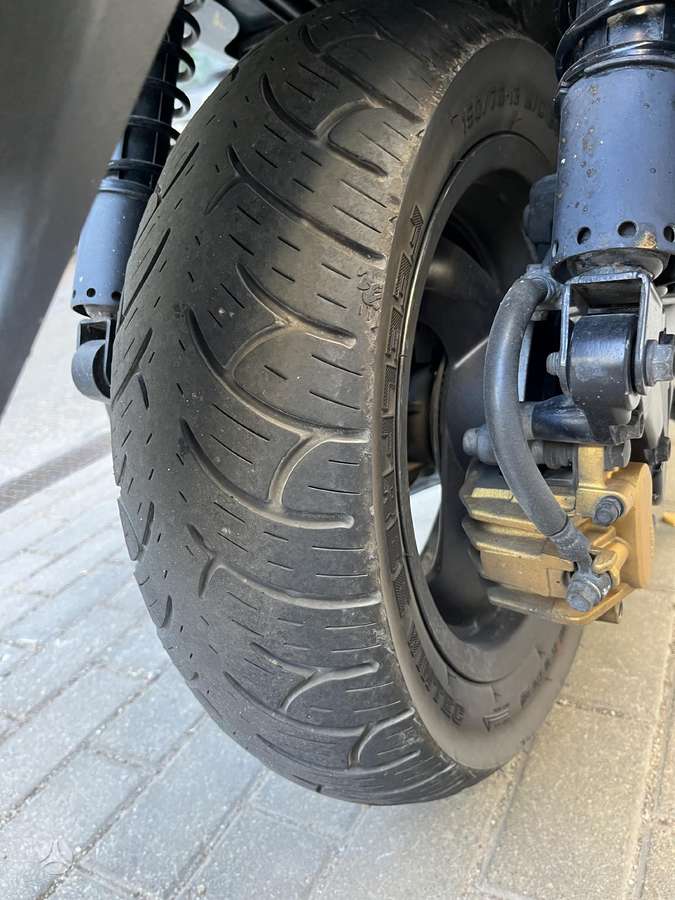 Honda Silverwing 582cc, scooters / mopeds