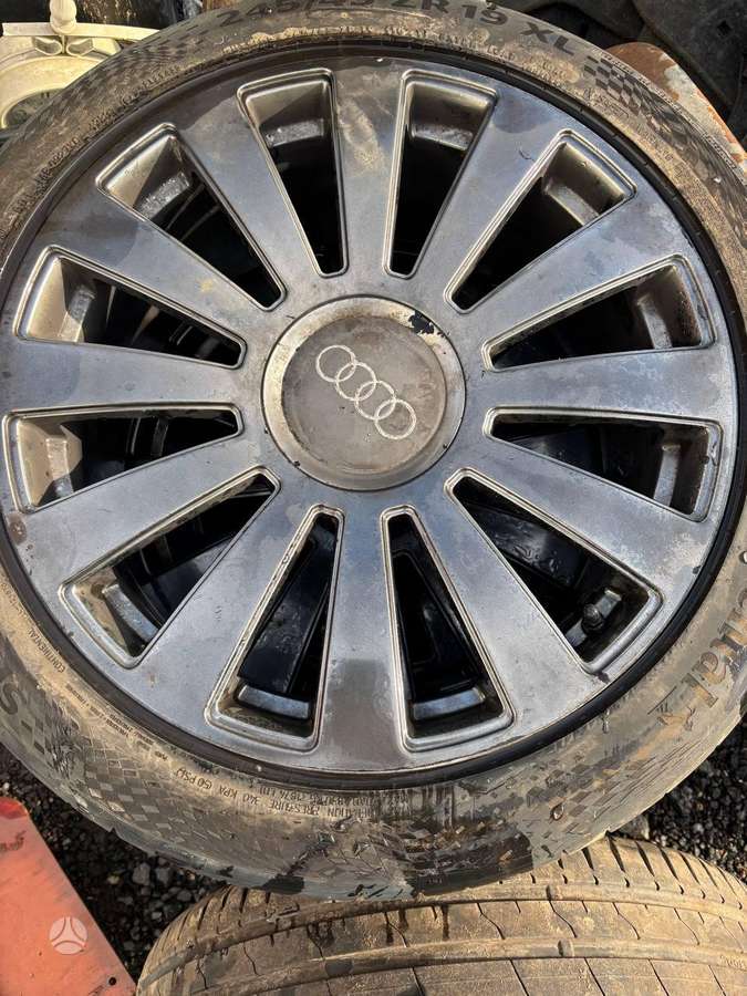 Audi A8, lengvojo lydinio, R19