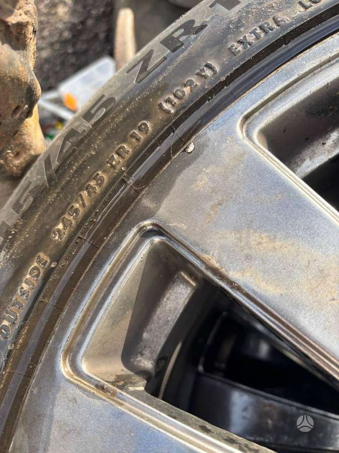 Audi A8, lengvojo lydinio, R19