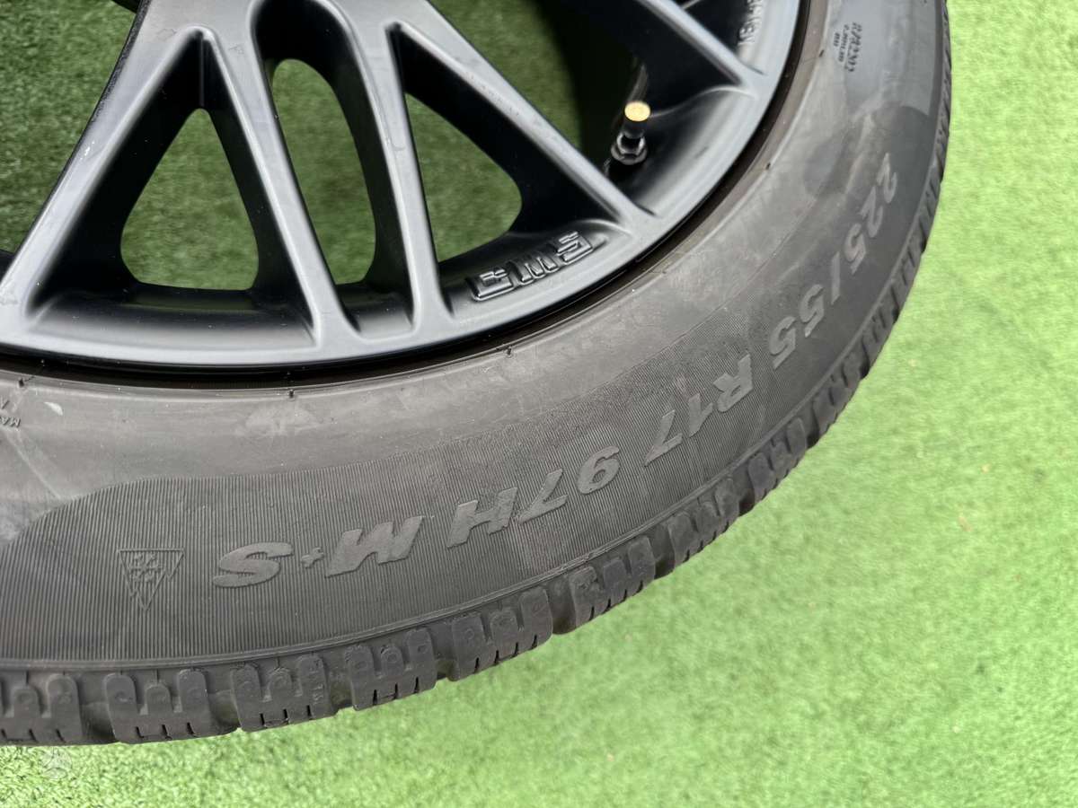 Pirelli 4-5mm, universalios 225/55 R17