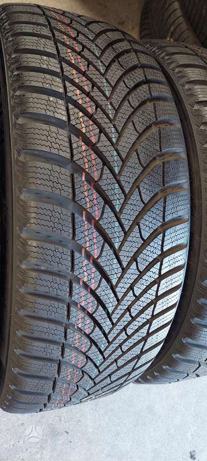Semperit, ziemas 215/45 R18