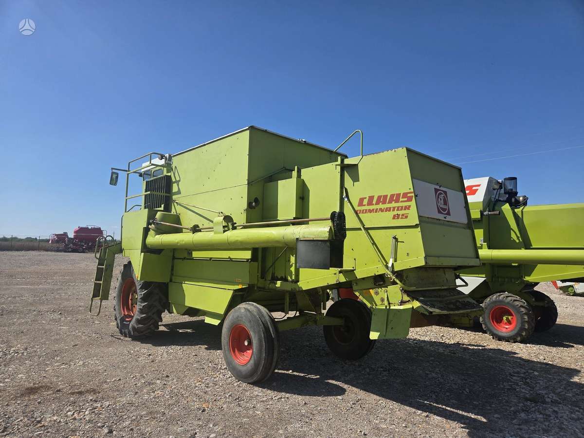 Claas Dominator 85, combine harvesters