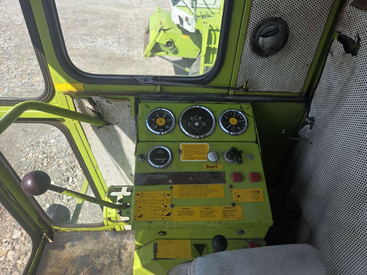 Claas Dominator 85, combine harvesters