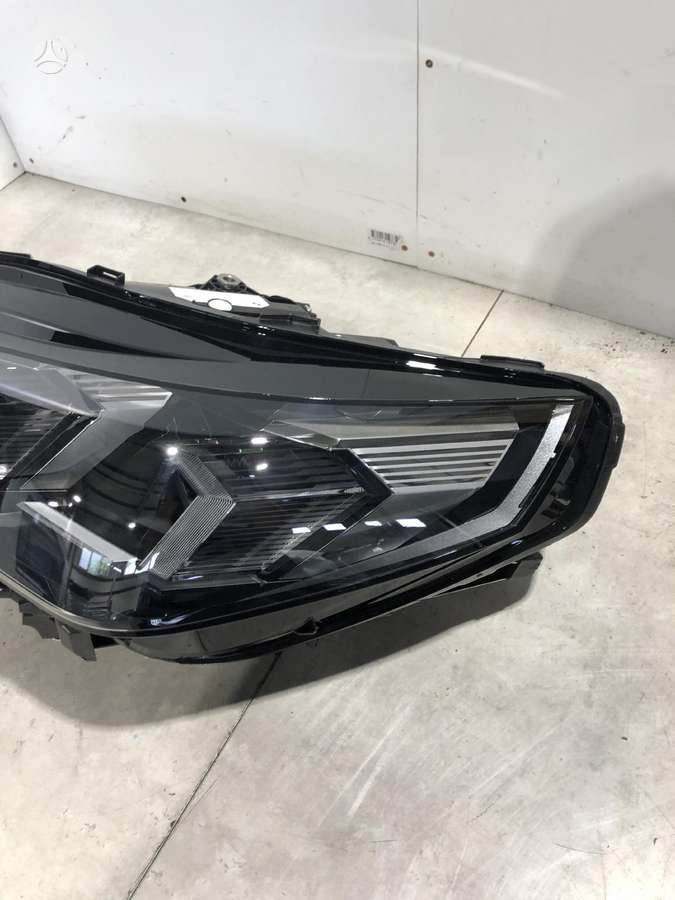 BMW X2, 5A77EC3-06, gaismas