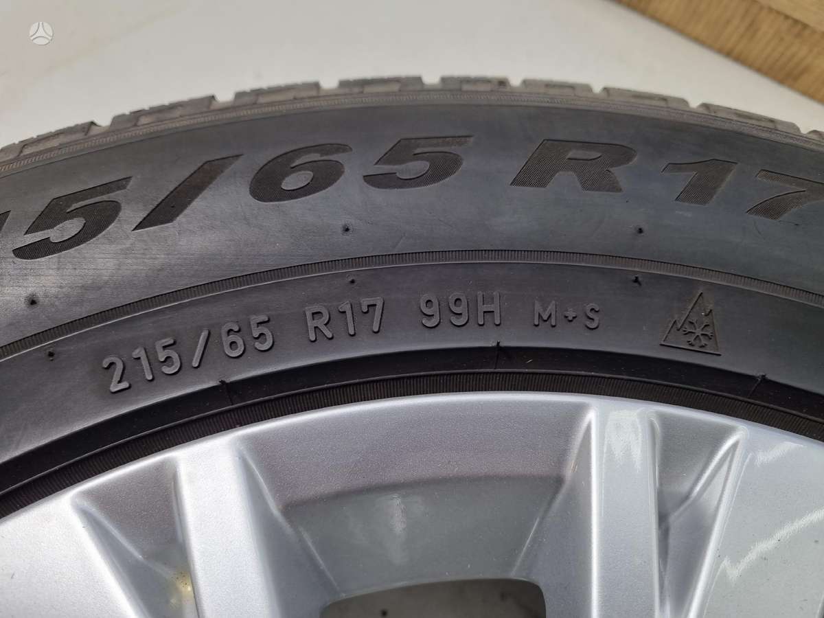 Pirelli 4mm, 2020m, всесезонные 215/65 R17