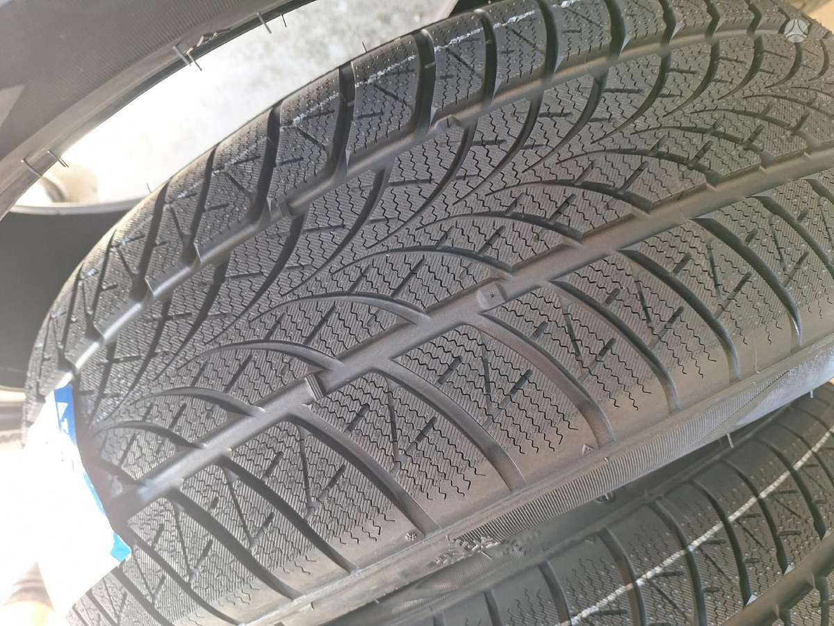 Triangle, winter 205/55 R19