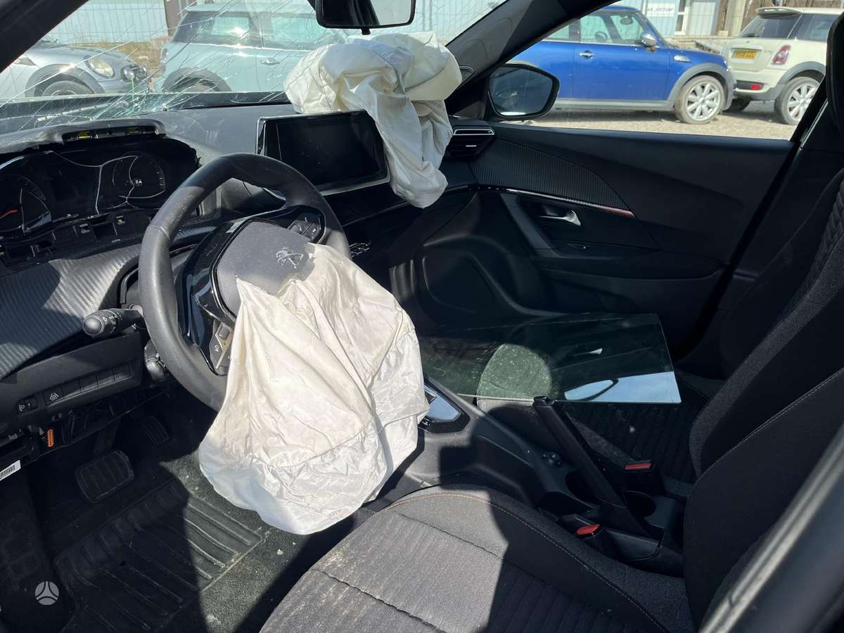 Peugeot 2008 по частям. Dalimis