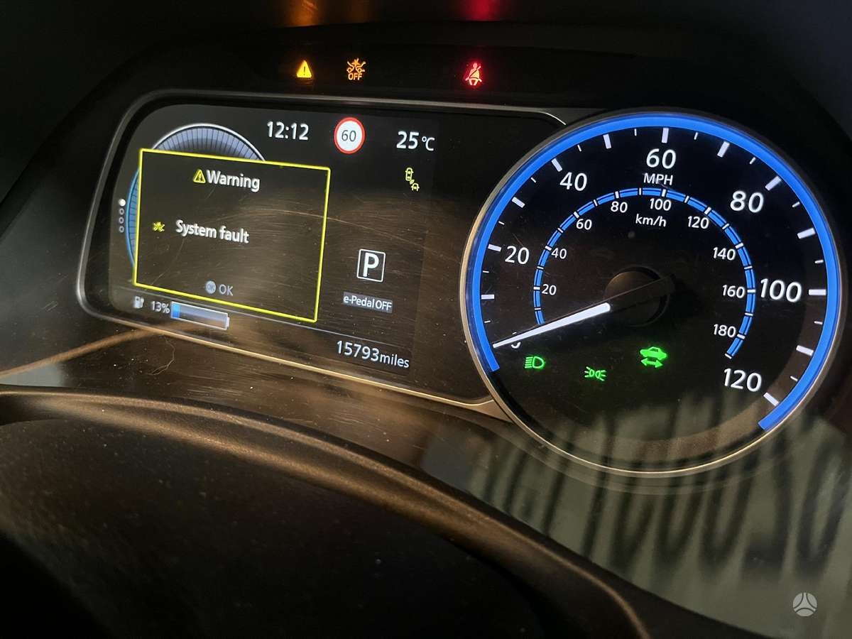 Nissan Leaf по частям. Dalimis