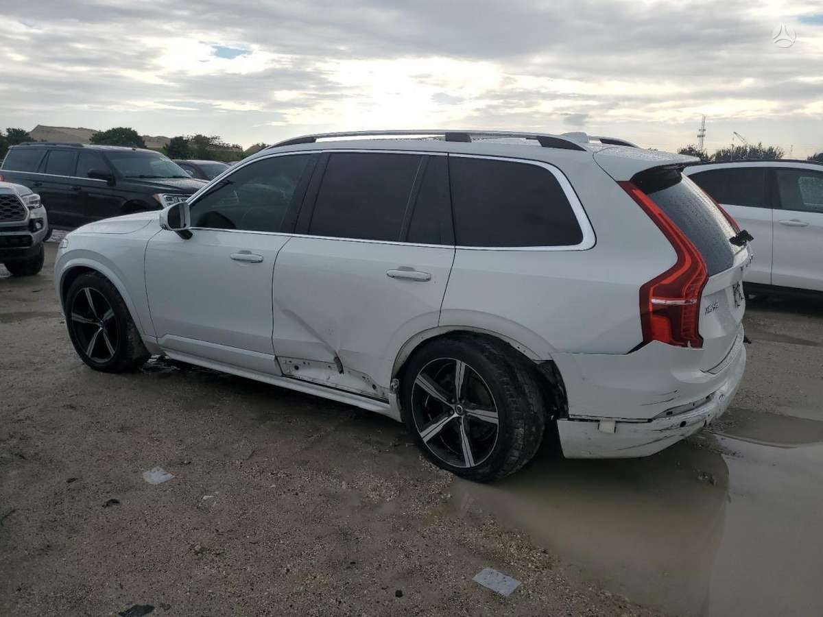 Volvo XC90 dalimis