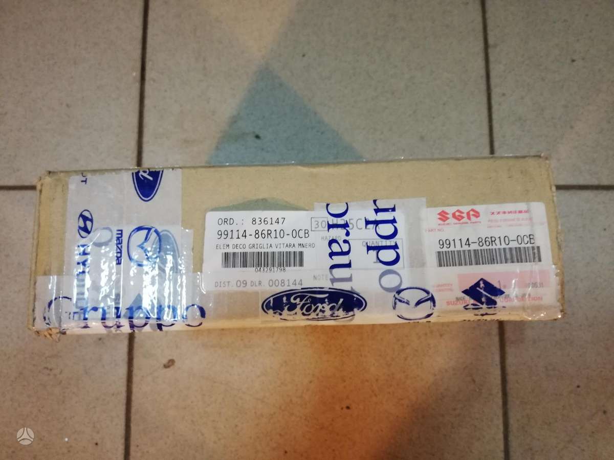 Suzuki Vitara bamperiai, apdailos grotelės