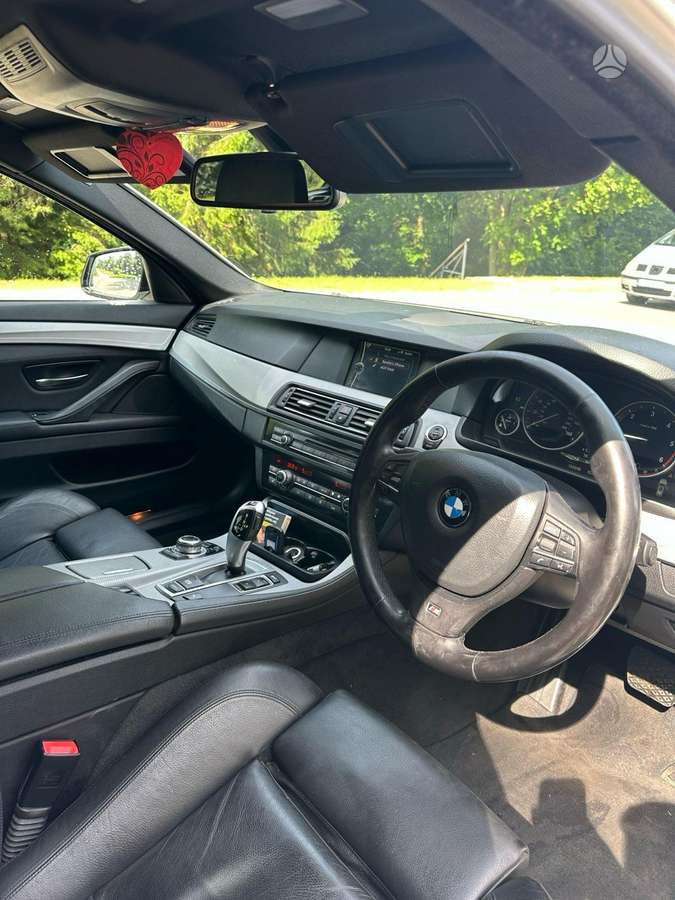 BMW 525