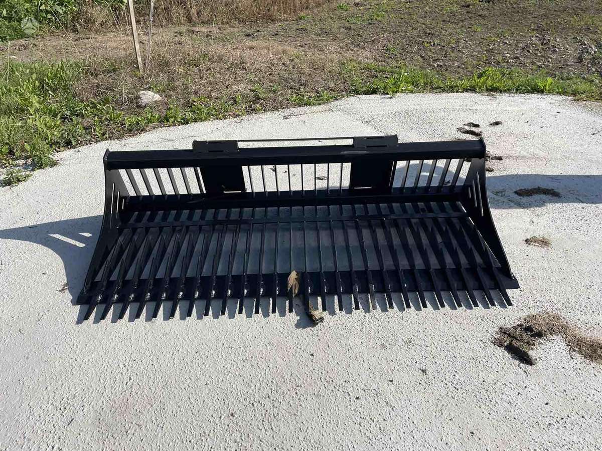Metalana Akmenų kaušas, ковши