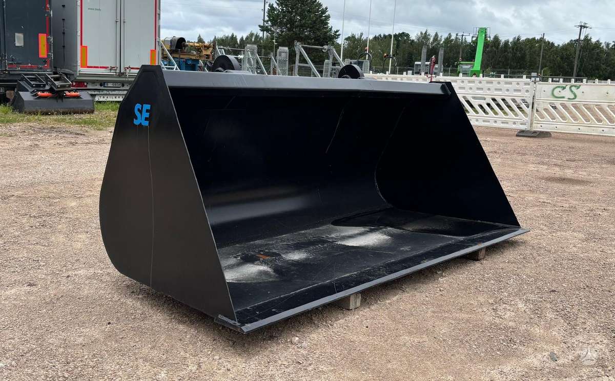 -Kita- SE Equipment Volvo BM, buckets