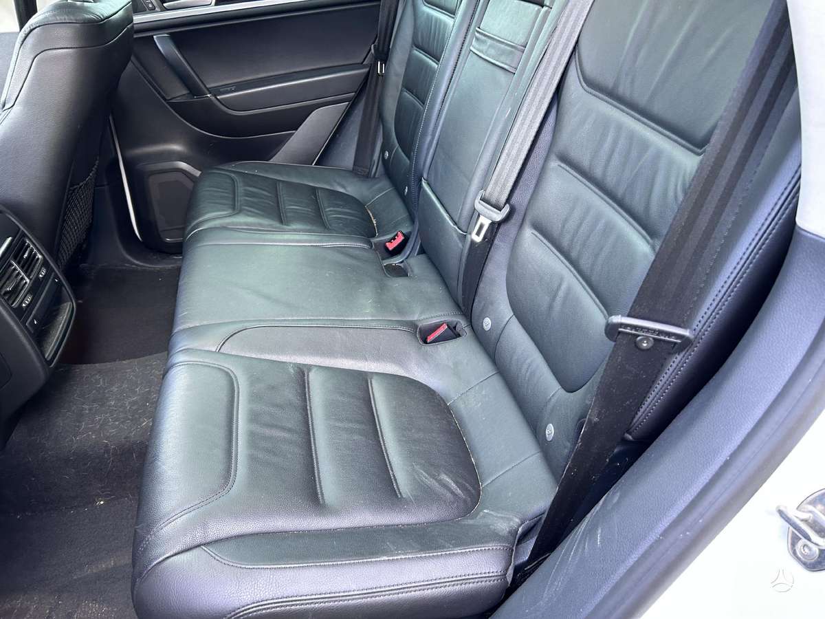 Volkswagen Touareg dalimis