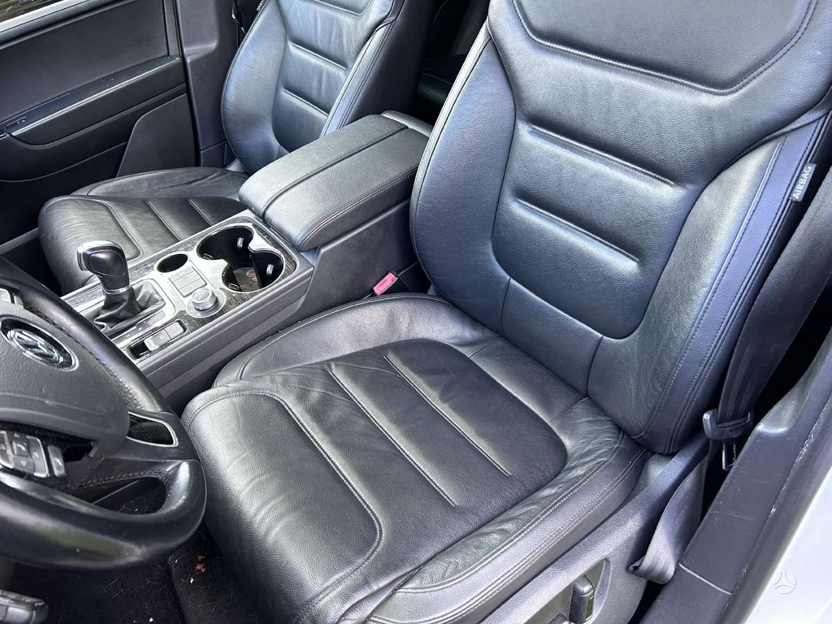 Volkswagen Touareg dalimis