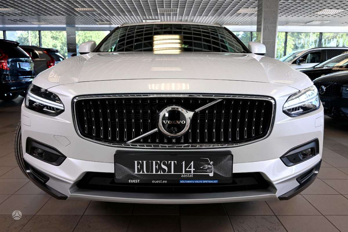 Volvo V90 Cross Country - 5