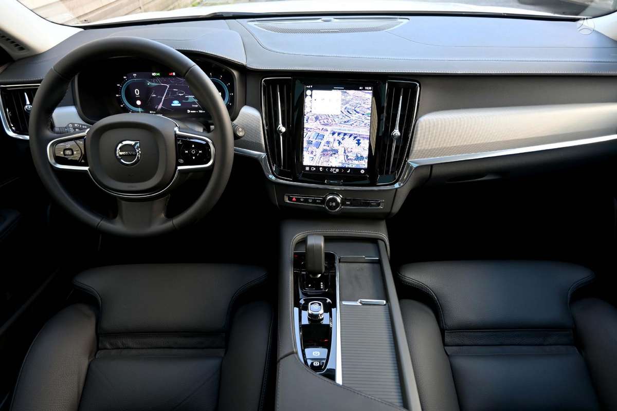 Volvo V90 Cross Country - 8