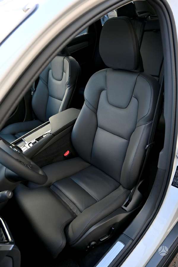 Volvo V90 Cross Country - 9
