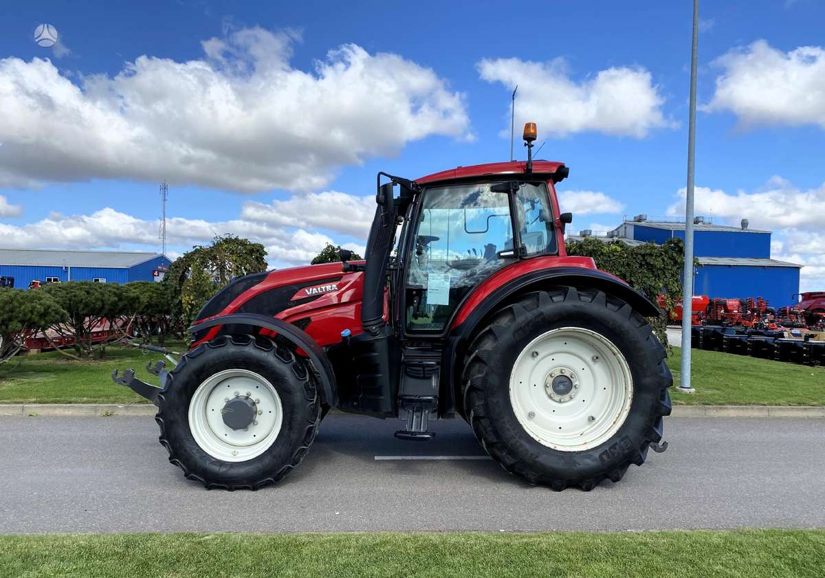 Valtra T234A, traktori